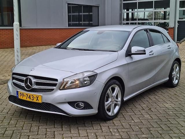 Occasion Mercedes A180 Prestige 122 PK (89 kW) 2015 Grijs Hatchback
