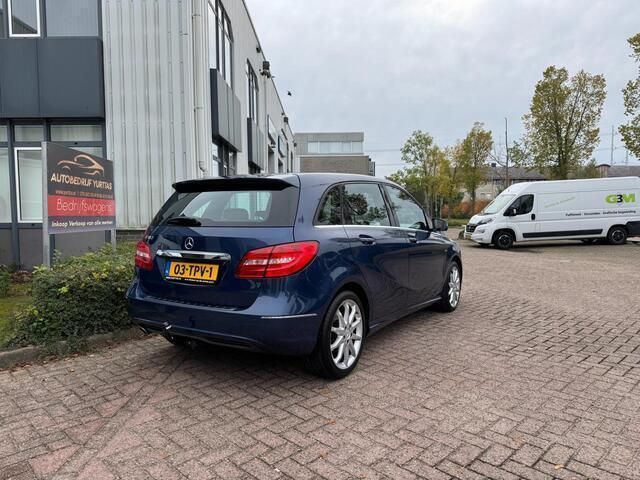 Occasion Mercedes B180 Ambition 122 PK (89 kW) 2012 Blauw MPV