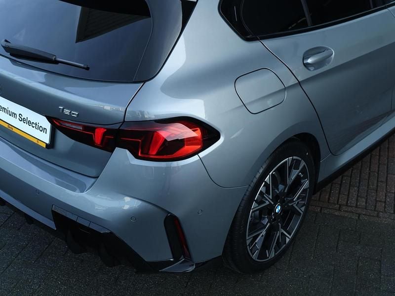 Occasion BMW 120 M Sport 170 PK (125 kW) 2026 Grijs Hatchback