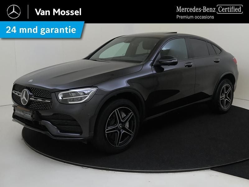 Grijs Gebruikt 2022 Mercedes GLC300 Business Coupé | € 56.945 (Eerlijke prijs) - Afbeelding 1/4