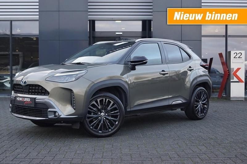 Grijs Gebruikt 2022 Toyota Yaris MPV | € 28.450 (Eerlijke prijs) - Afbeelding 1/4