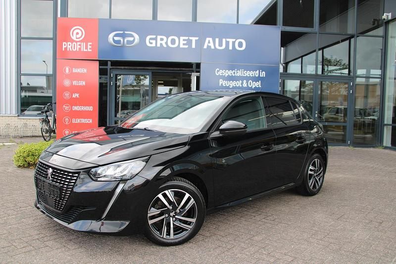 Zwart Gebruikt 2021 Peugeot 208 Allure Hatchback | € 16.650 (Eerlijke prijs) - Afbeelding 1/4