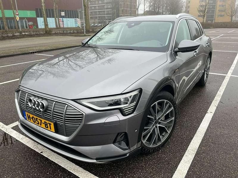 Grijs Occasion 2019 Audi e-tron Advanced SUV | € 19.995 (Eerlijke prijs) - Afbeelding 1/4