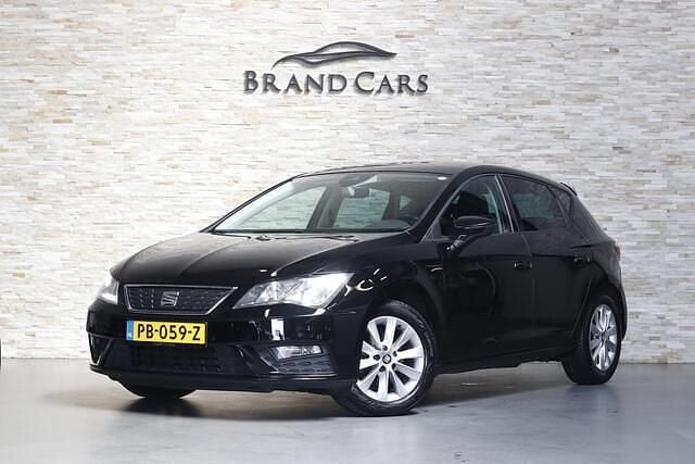 Zwart Gebruikt 2017 Seat Leon Business Hatchback | € 10.450 (Eerlijke prijs) - Afbeelding 1/4