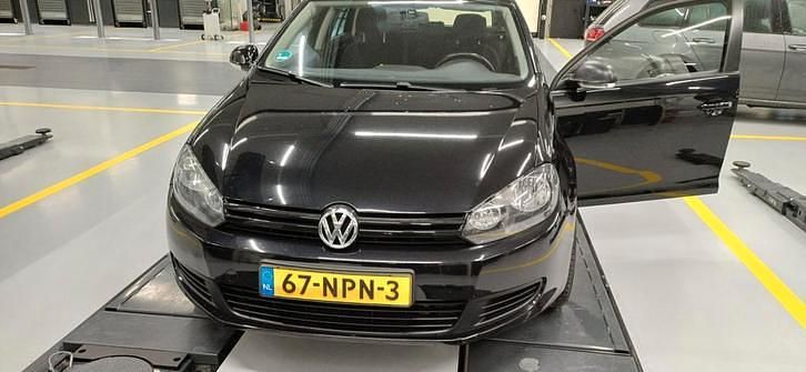Gebruikt 2010 VW Golf VI Hatchback | € 2.500 (Goede deal) - Afbeelding 1/4