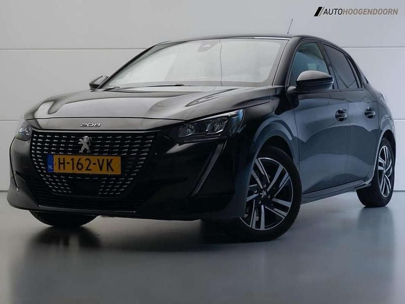 Zwart Gebruikt 2020 Peugeot 208 Allure Hatchback | € 11.945 (Eerlijke prijs) - Afbeelding 1/4