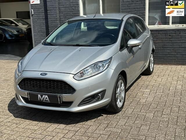 Grijs Gebruikt 2016 Ford Fiesta Style Hatchback | € 6.450 (Goede deal) - Afbeelding 1/4