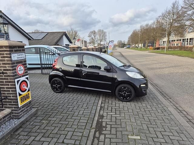Occasion Peugeot 107 Active 68 PK (50 kW) 2012 Zwart (metallic) Hatchback