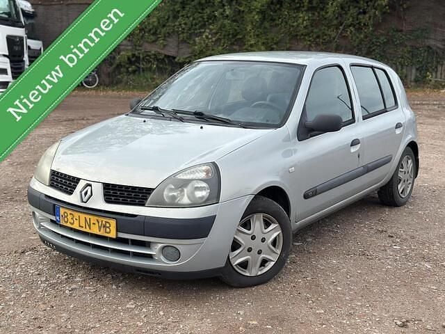 Grijs Gebruikt 2003 Renault Clio II Authentique Hatchback | € 799 (Goede deal) - Afbeelding 1/4