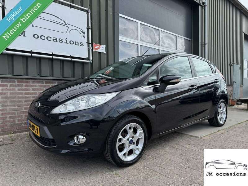 Zwart Gebruikt 2012 Ford Fiesta Titanium Hatchback | € 4.745 (Eerlijke prijs) - Afbeelding 1/4