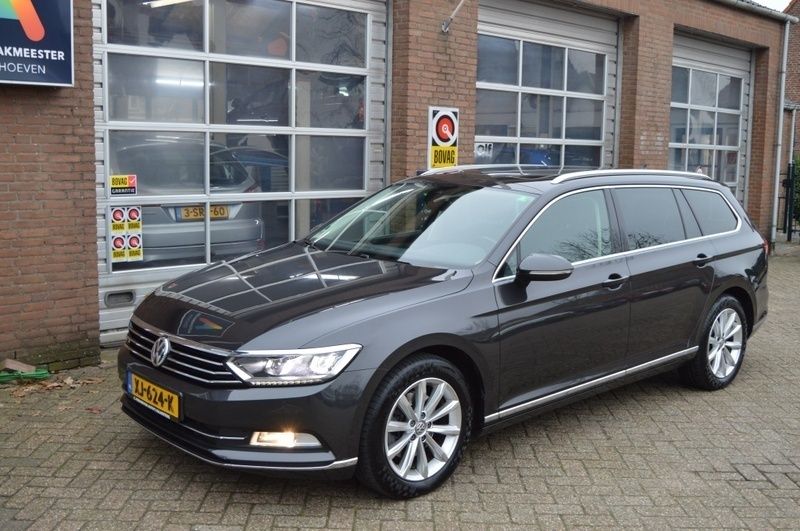 Grijs Gebruikt 2018 VW Passat Highline Stationwagen | € 16.849 (Eerlijke prijs) - Afbeelding 1/4
