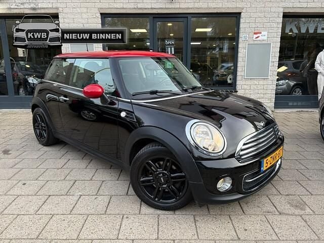 Zwart Gebruikt 2011 Mini Cooper Hatchback | € 4.250 (Goede deal) - Afbeelding 1/4