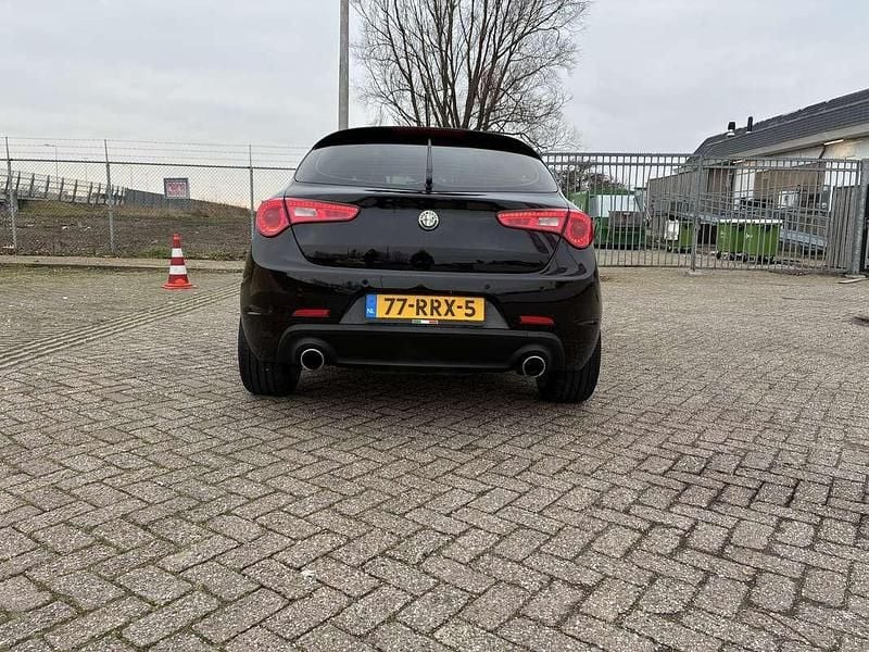 Occasion Alfa Romeo Giulietta Distinctive 170 PK (125 kW) 2011 Zwart Hatchback