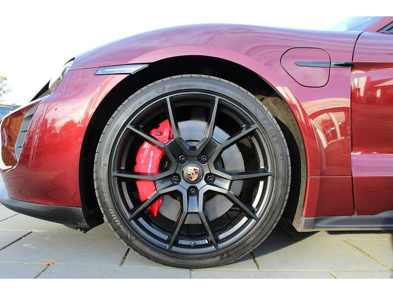 Occasion Porsche Taycan Performance Package 380 kW (518 PK) 2022 Rood Stationwagen