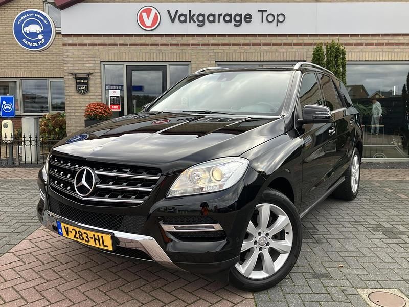 Zwart Gebruikt 2014 Mercedes ML250 SUV | € 19.000 - Afbeelding 1/4