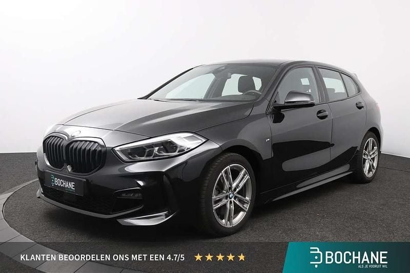 Zwart Gebruikt 2022 BMW 118 M Sport Hatchback | € 24.400 (Eerlijke prijs) - Afbeelding 1/4