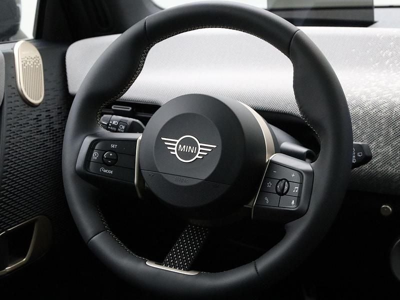 Nieuw Mini Cooper Favoured 135 kW (184 PK) 2025 Blauw Hatchback