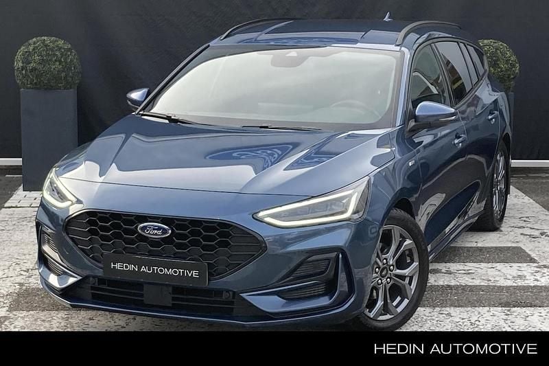 Blauw Gebruikt 2024 Ford Focus ST-Line X Stationwagen | € 28.945 (Iets duurder) - Afbeelding 1/4