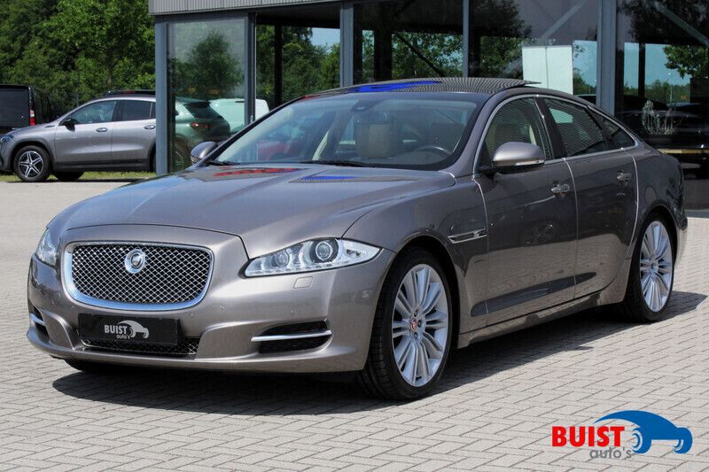 Grijs Gebruikt 2010 Jaguar XJ Portfolio Sedan | € 19.850 (Duur) - Afbeelding 1/4