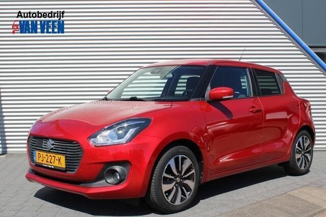 Rood Gebruikt 2017 Suzuki Swift Hatchback | € 10.445 (Goede deal) - Afbeelding 1/4
