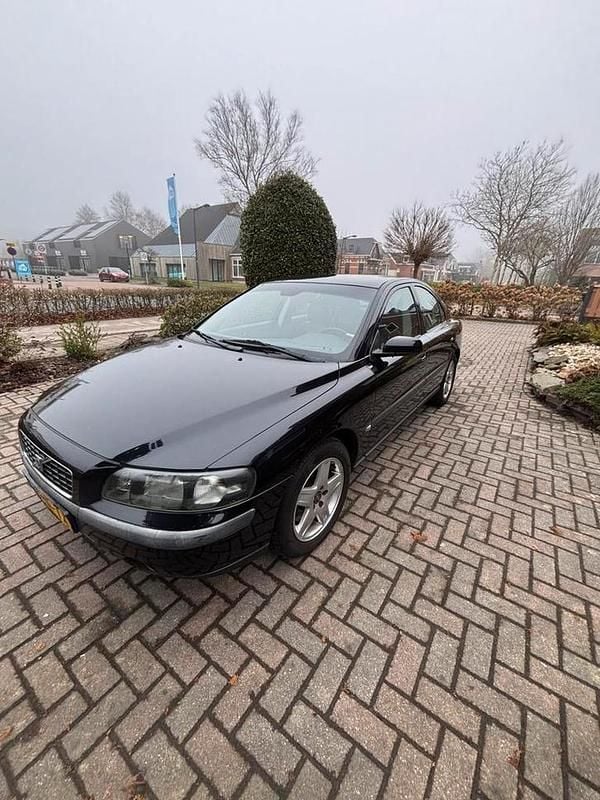 Occasion 2004 Volvo S60 Sedan | € 800 (Super prijs) - Afbeelding 1/4