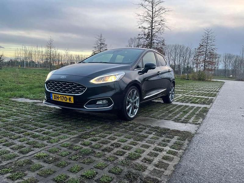 Zwart Gebruikt 2018 Ford Fiesta Vignale Hatchback | € 10.499 (Goede deal) - Afbeelding 1/4