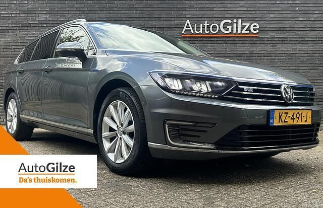 Grijs, metallic lak Gebruikt 2016 VW Passat GTE Stationwagen | € 12.945 (Eerlijke prijs) - Afbeelding 1/4