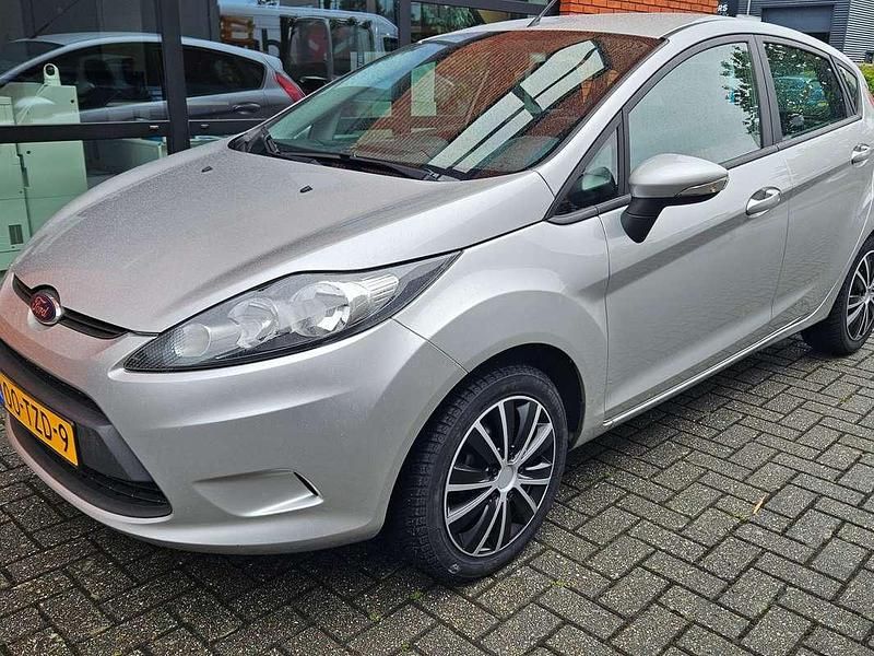 Grijs Gebruikt 2012 Ford Fiesta Hatchback | € 4.300 (Goede deal) - Afbeelding 1/4