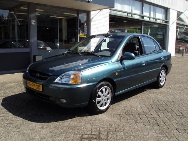 Groen Gebruikt 2004 Kia Rio Sedan | € 1.950 (Eerlijke prijs) - Afbeelding 1/4