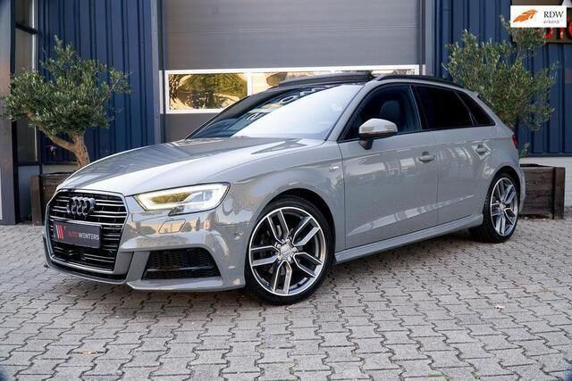 Grijs Gebruikt 2019 Audi A3 Sportback S-Line Hatchback | € 32.499 - Afbeelding 1/4