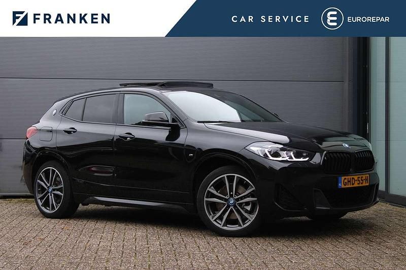 Zwart Gebruikt 2023 BMW X2 Executive SUV | € 36.450 (Eerlijke prijs) - Afbeelding 1/4