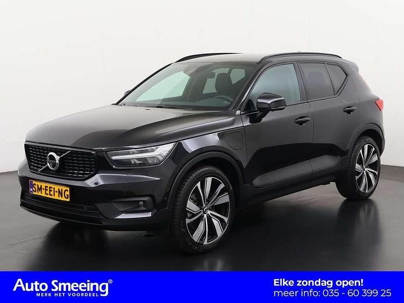 Onyx black (717) Gebruikt 2021 Volvo XC40 R-Design SUV | € 33.895 (Goede deal) - Afbeelding 1/4