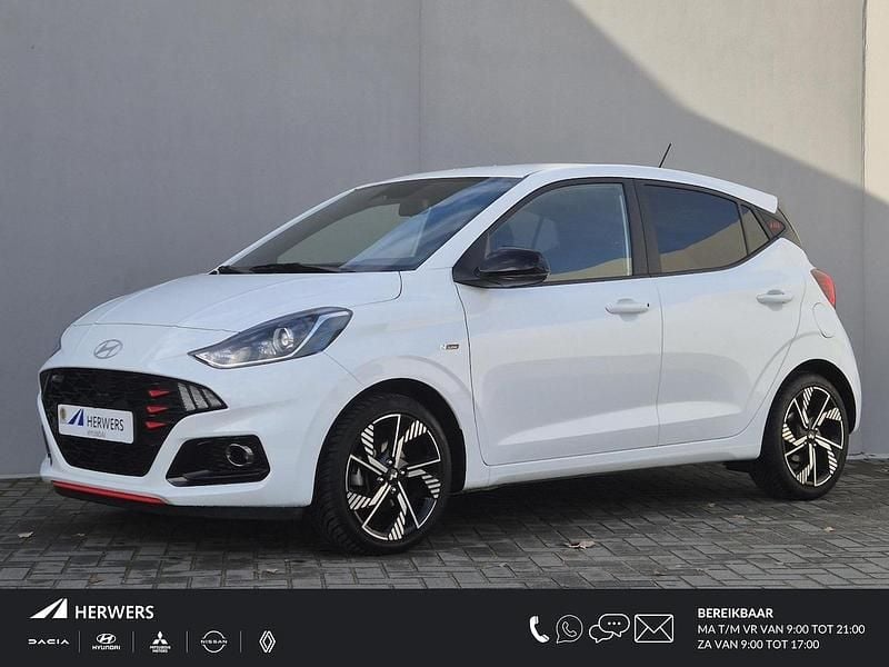Atlas white (saw) Occasion 2023 Hyundai i10 N Line Hatchback | € 18.935 (Eerlijke prijs) - Afbeelding 1/4