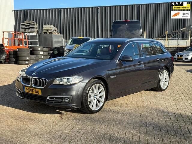 Grijs Gebruikt 2014 BMW 520 Luxury Line Stationwagen | € 9.345 (Super prijs) - Afbeelding 1/4