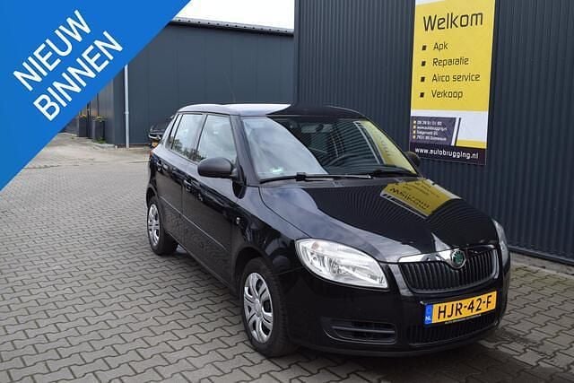 Zwart Gebruikt 2009 Skoda Fabia Hatchback | € 3.450 (Eerlijke prijs) - Afbeelding 1/4