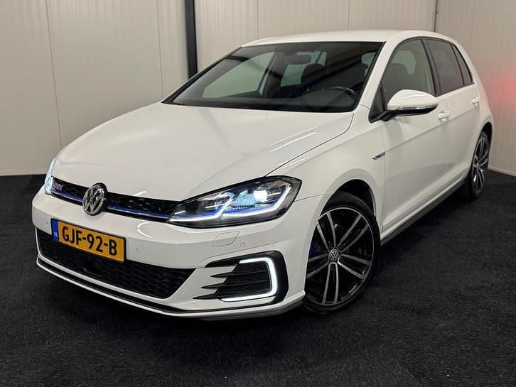 Gebruikt 2020 VW e-Golf GTE Hatchback | € 19.990 (Super prijs) - Afbeelding 1/4
