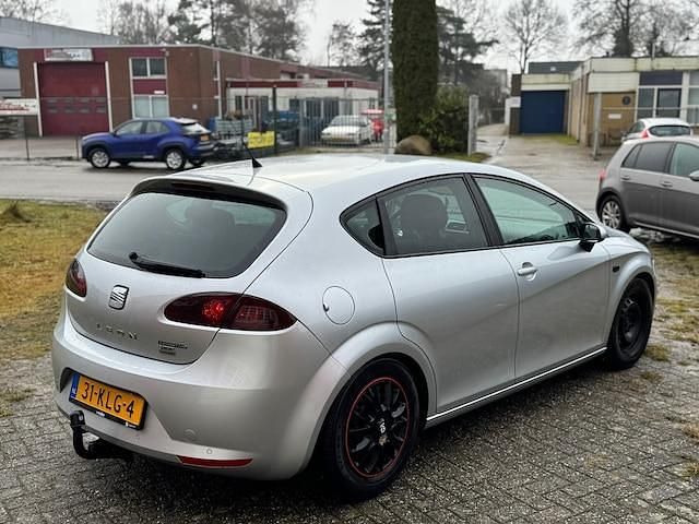 Occasion Seat Leon Business 105 PK (77 kW) 2010 Grijs Hatchback