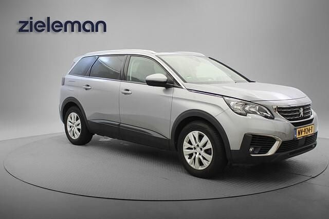 Grijs Occasion 2017 Peugeot 5008 SUV | € 12.845 (Eerlijke prijs) - Afbeelding 1/4