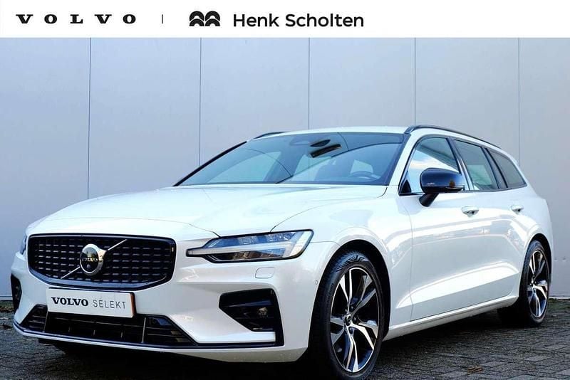 Wit Gebruikt 2022 Volvo V60 Plus Stationwagen | € 37.950 (Eerlijke prijs) - Afbeelding 1/4