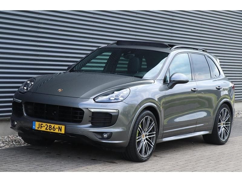 Grijs Gebruikt 2015 Porsche Cayenne SUV | € 37.900 (Eerlijke prijs) - Afbeelding 1/4