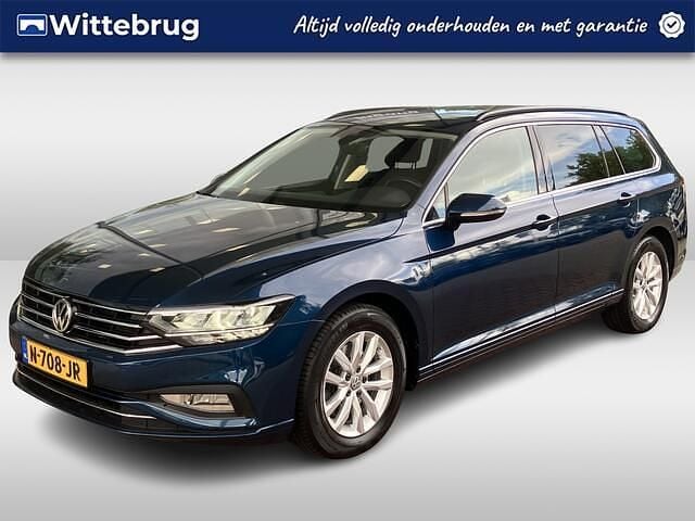 Blauw Gebruikt 2019 VW Passat Comfortline Stationwagen | € 22.950 (Goede deal) - Afbeelding 1/2