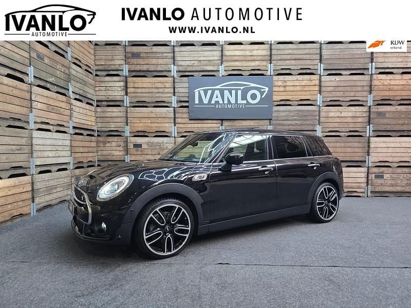 Zwart Gebruikt 2019 Mini Cooper Clubman Stationwagen | € 26.945 (Eerlijke prijs) - Afbeelding 1/4