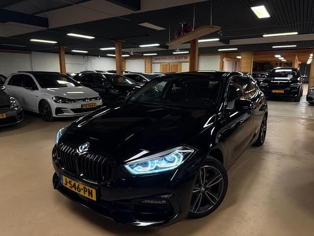 Occasion BMW 118 Executive 140 PK (102 kW) 2020 Zwart Hatchback