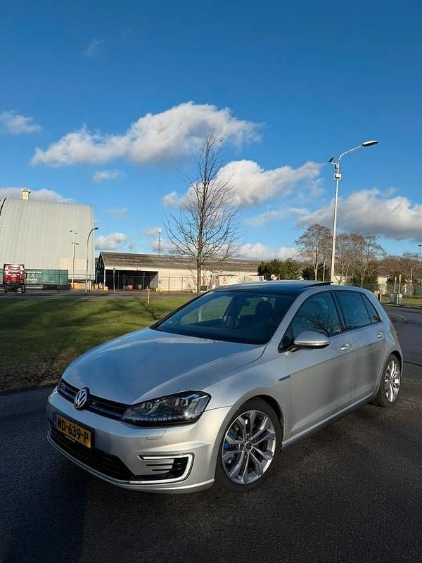Occasion 2016 VW e-Golf GTE Hatchback | € 11.950 (Goede deal) - Afbeelding 1/4