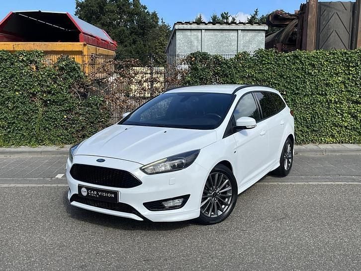 Wit Gebruikt 2017 Ford Focus ST-Line Stationwagen | € 10.500 (Eerlijke prijs) - Afbeelding 1/4