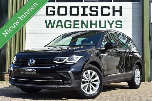 Zwart Gebruikt 2020 VW Tiguan Business SUV | € 25.700 (Eerlijke prijs) - Afbeelding 1/4