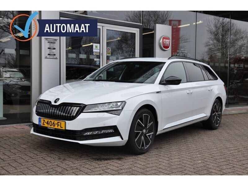 Wit Gebruikt 2023 Skoda Superb Stationwagen | € 31.950 - Afbeelding 1/4