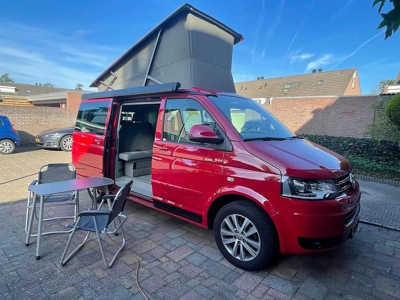Rood (metallic) Gebruikt 2014 VW California California Van | € 49.500 - Afbeelding 1/4