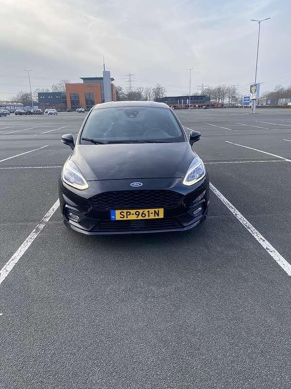 Zwart Occasion 2018 Ford Fiesta ST-Line Hatchback | € 9.950 (Eerlijke prijs) - Afbeelding 1/4