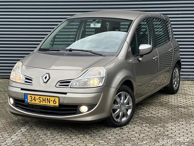 Bruin Gebruikt 2011 Renault Modus Night&Day MPV | € 2.250 (Super prijs) - Afbeelding 1/4